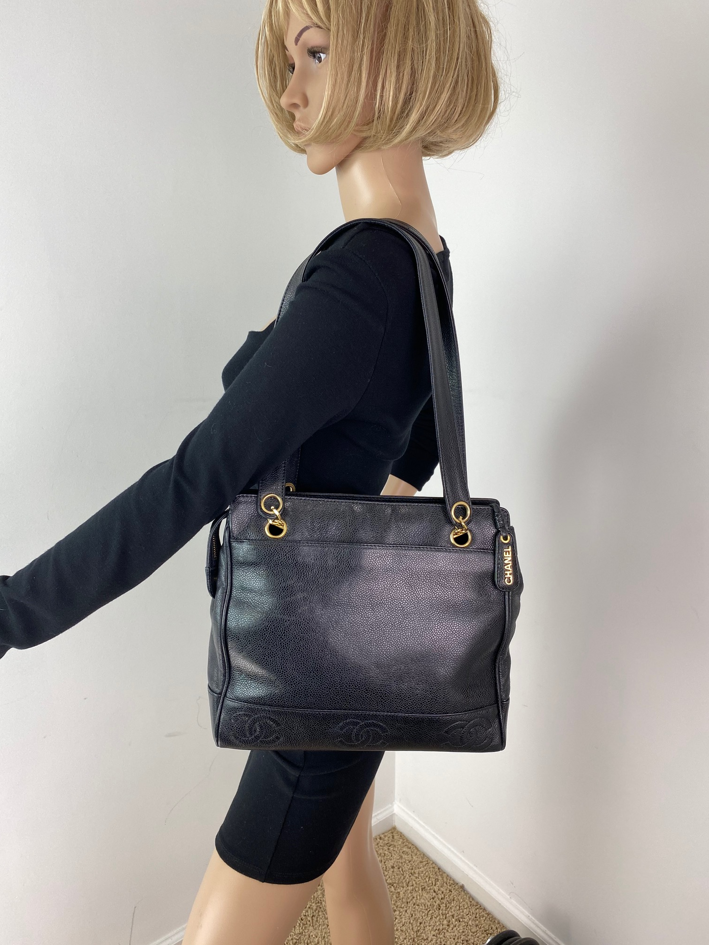 CHANEL Vintage Black Caviar Leather CC Zip Tote Shoulder Bag w/added insert Pre owned
